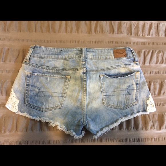 AE shortie shorts frayed with lace details - Picture 3 of 5